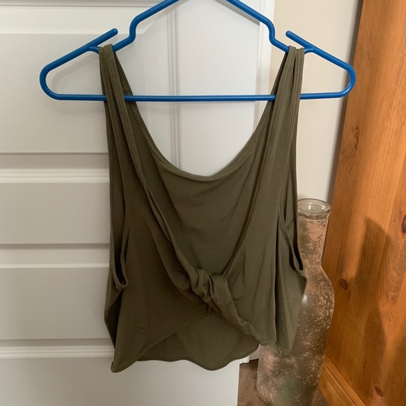 Lululemon - Picture 2 of 3